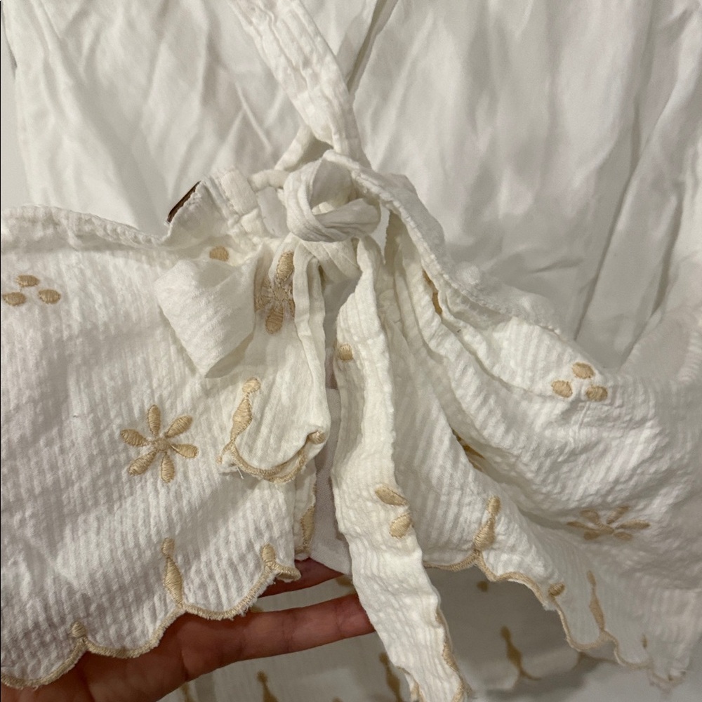 Lightly worn Free People Elegant White Embroidered Tie Back Tank size M - Picture 13 of 15